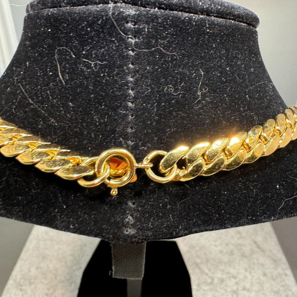 Vintage Trifari Gold Chain Necklace With Pink Triangle Pendant - Picture 4 of 8